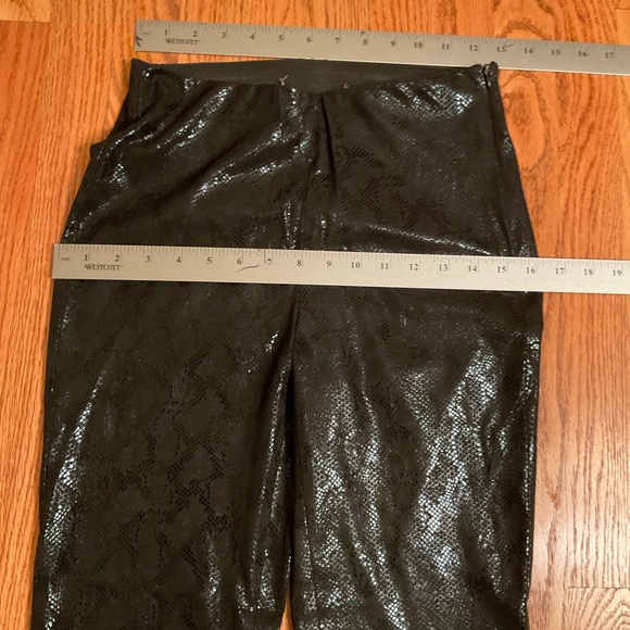 Rita Leather Faux Pants, Black with Snake Print Design, Side Zip, Sz S - Picture 10 of 11